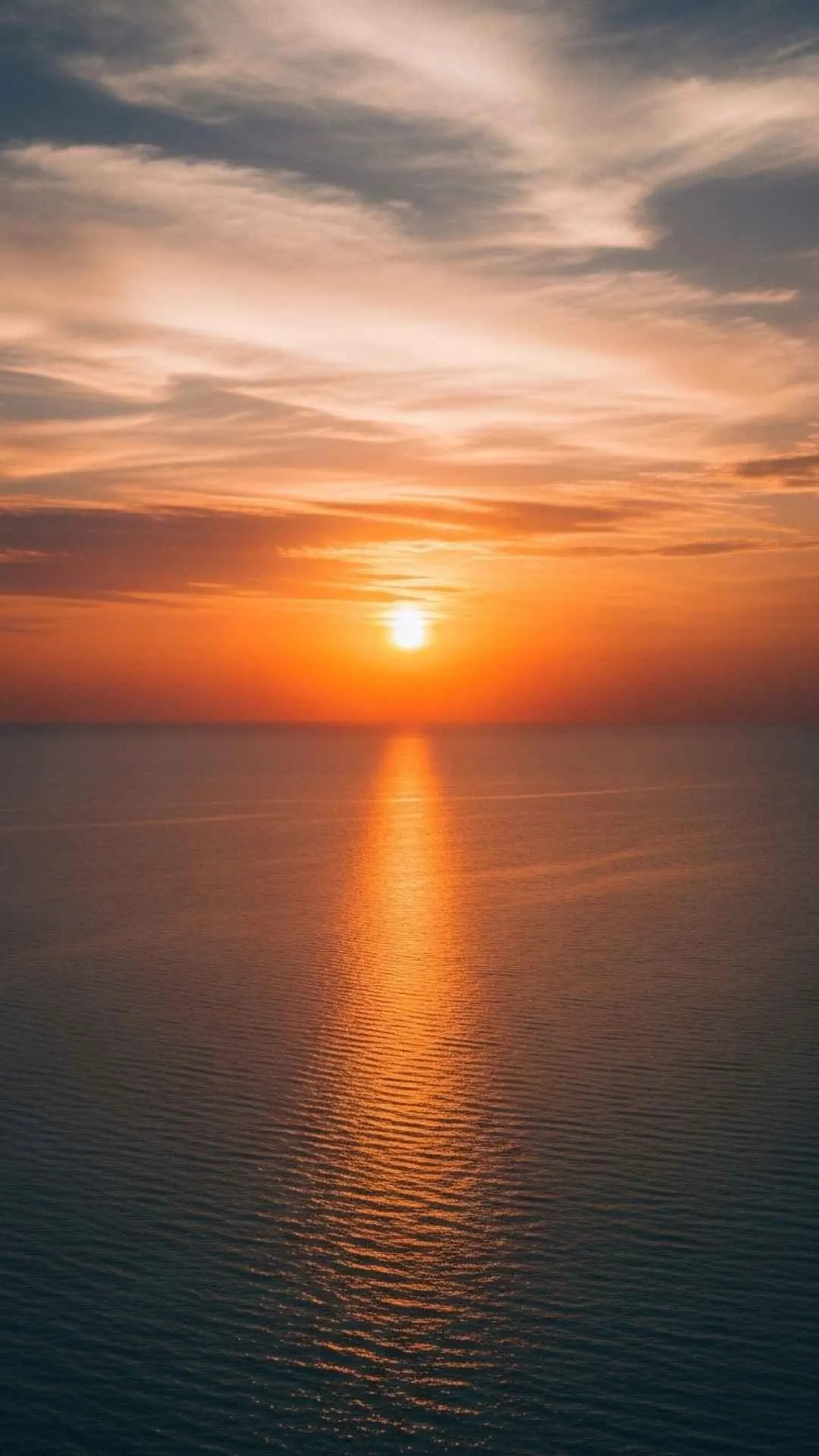 A magical and romantic sunset over the Indian ocean. A beautiful and life-loving DP perfect for WhatsApp status.